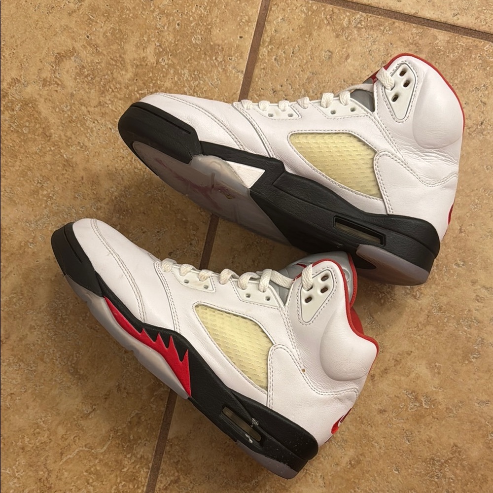 Jordan retros “white fire red”
